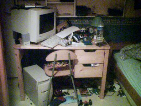 la chambre a mon fils mdrrrrrr ( ses bien un mec hihihihi )